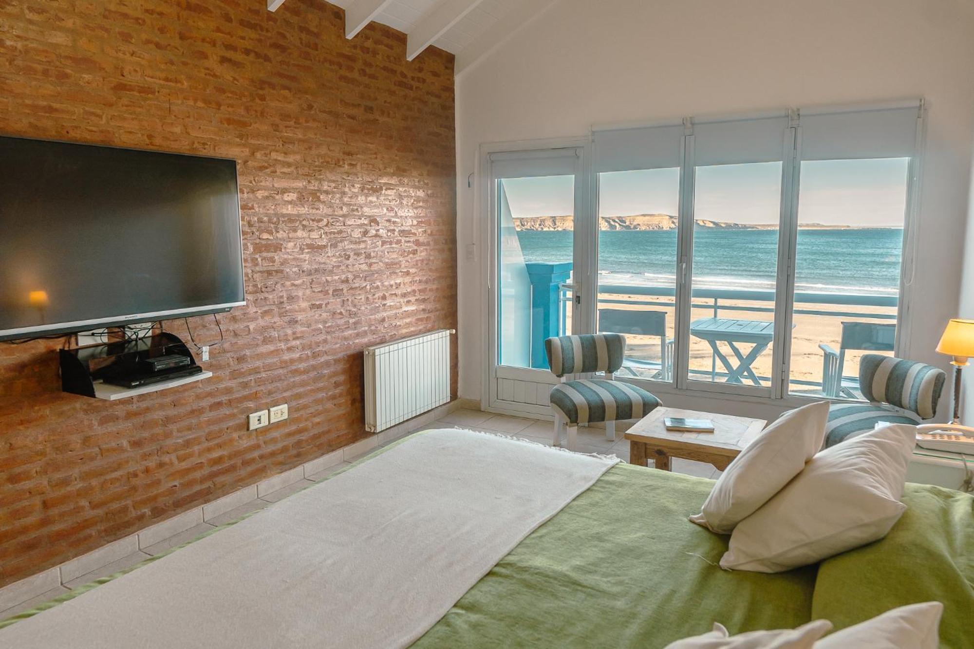 Rayentray Las Restingas Hotel De Mar Puerto Piramides Bagian luar foto